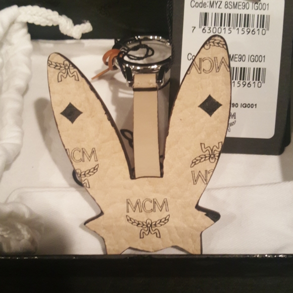 🎉SOLD🎉🎉HPx3🎉 MCM Star Eyed Bunny Keychain - Picture 2 of 5